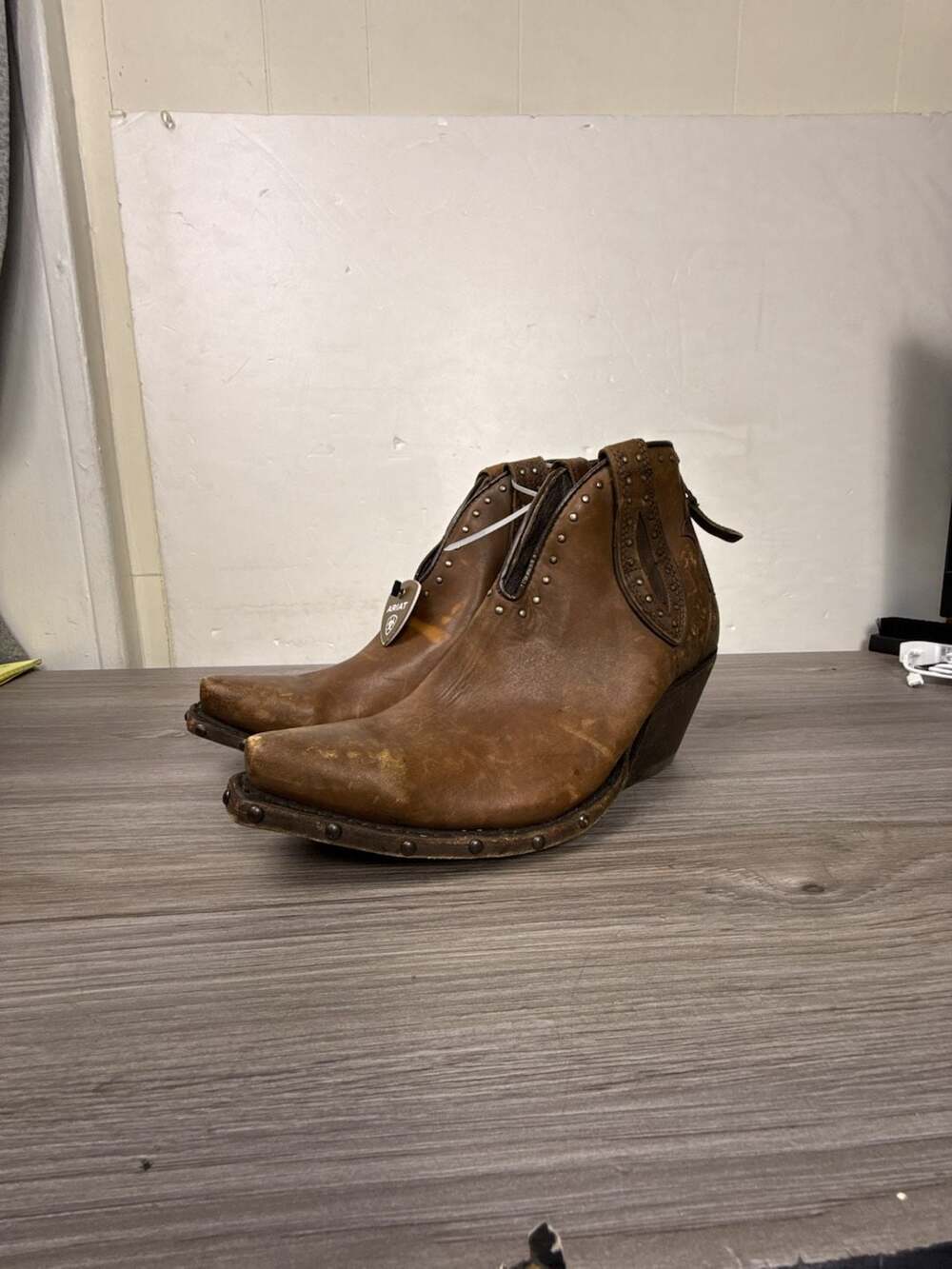 Ariat Women's Greeley Naturally Distressed Brown Western Ankle Bootie Sz 9